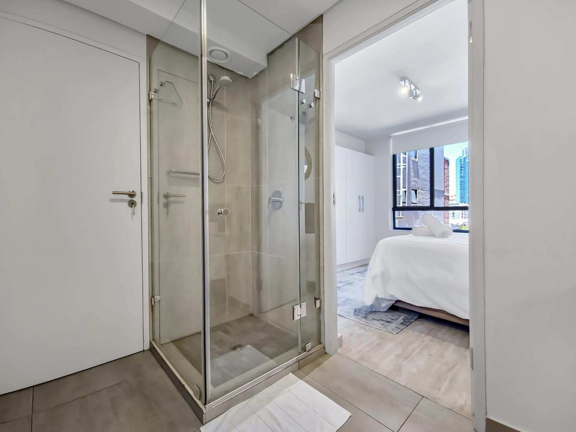 Apartment Chic, 2 Bed With Mountain Views! Walk To The Waterfront! Cape Town