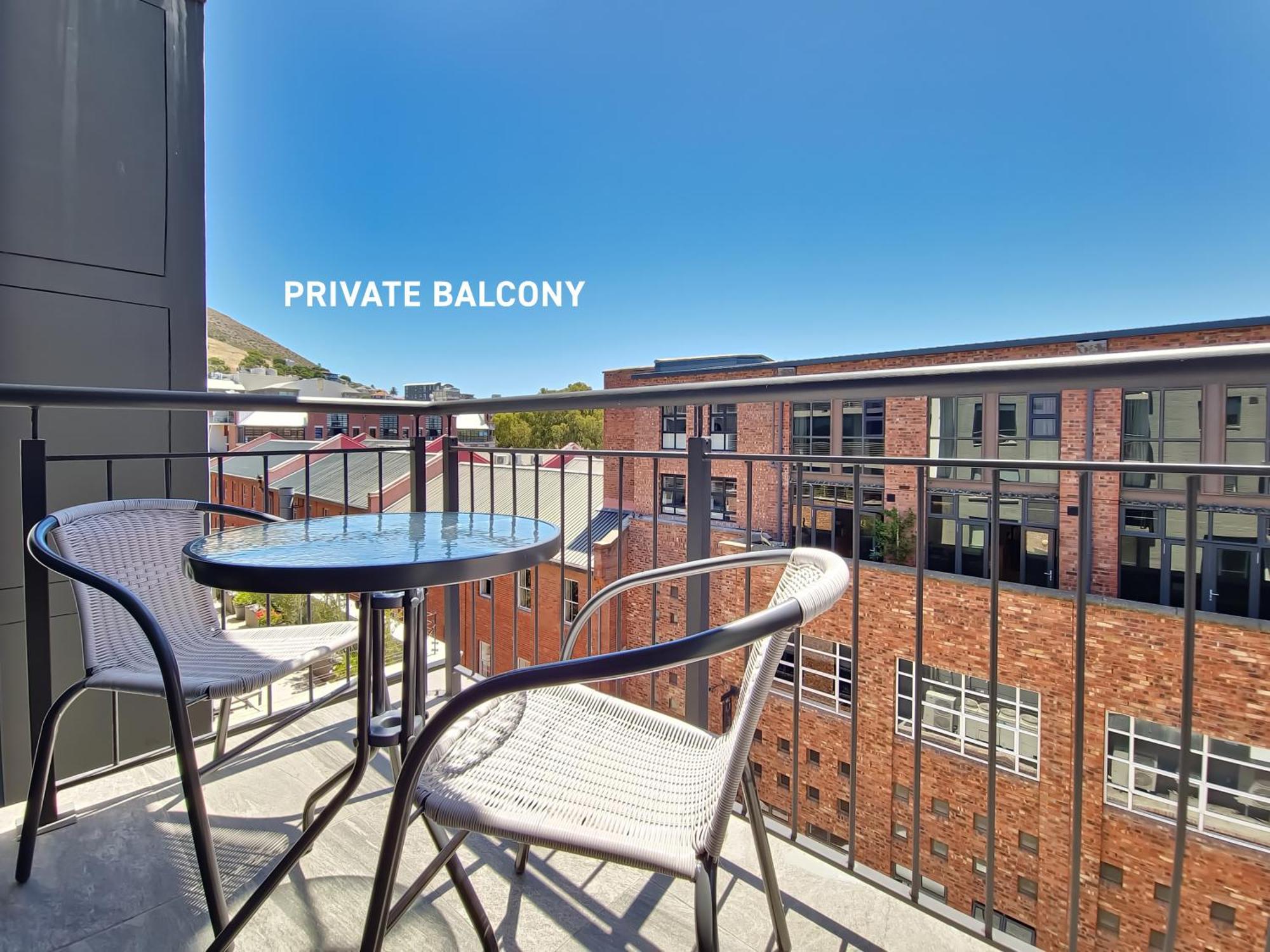 Chic, 2 Bed With Mountain Views! Walk To The Waterfront! Apartment *
